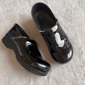 Dansko Professional Black Patent Leather Shiny Clog Comfort Nursing Sz 42